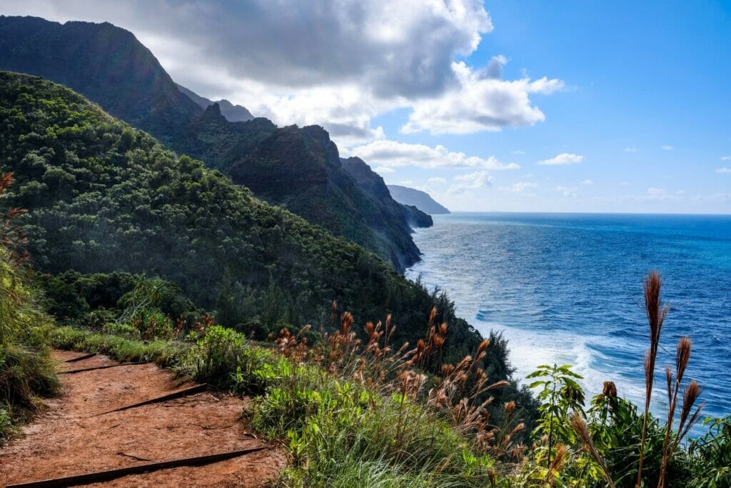 explore-kalalau-trail-kauai-hawaii